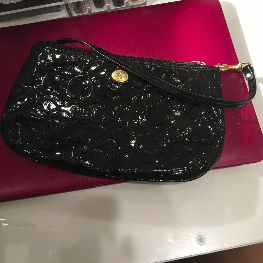 Coach Peyton Embossed Patent Leather Wristlet - Picture 1 of 4
